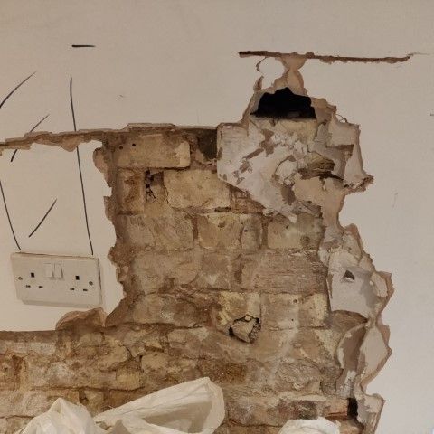 DAMP-PROOFING AND REPLASTERING TO A VICTORIAN COTTAGE